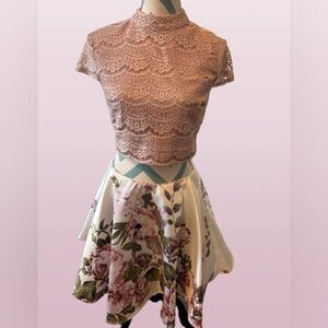 ✨ Homecoming Two-Piece Set – City Studio (Size 7) ✨